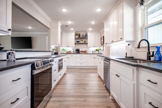 Photo - 214 Helena St Unit ID1071607P