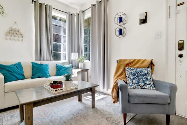 Building Photo - 150 Hannon Ave Unit ID1043829P