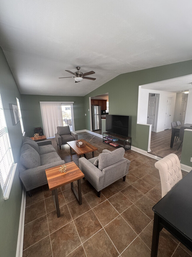 Building Photo - 5765 Heritage Unit SI ID1472906P