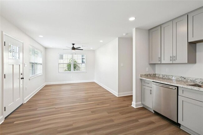 Photo - 211 Newman Ave