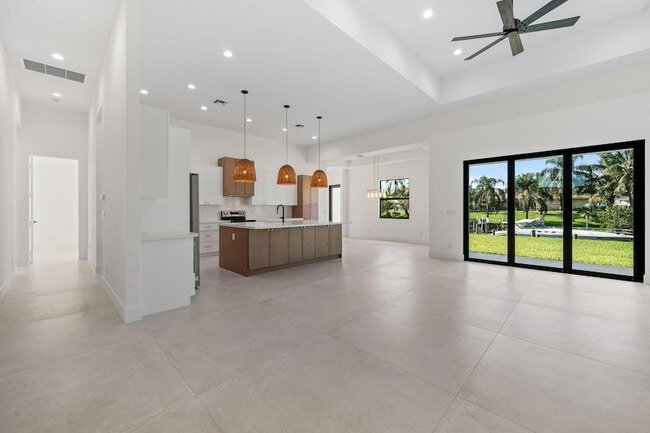Photo - 632 SE Seahouse Dr