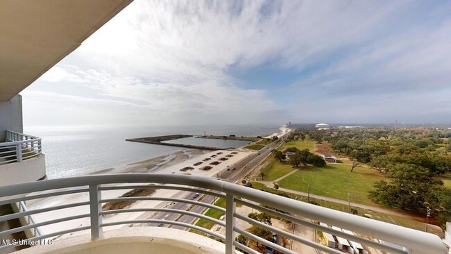 Building Photo - 2060 Beach Blvd Unit 1603