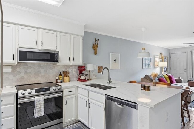 Photo - 2215 Post Rd Unit 1018