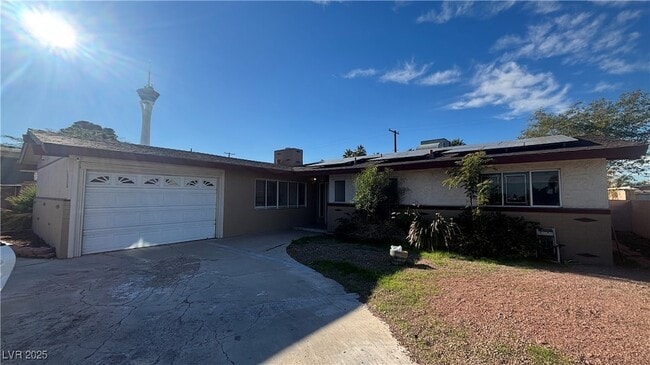 Building Photo - 1516 Houssels Ave