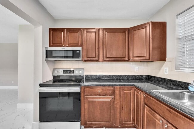 Photo - 626 SW 14th Ave Unit 102