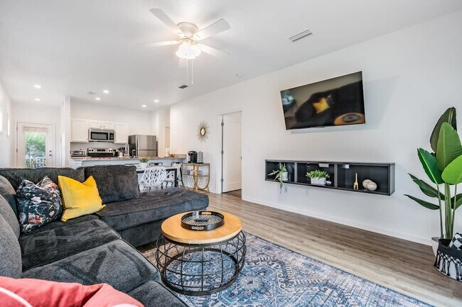 Photo - 2604 N Highland Ave Unit ID1023363P