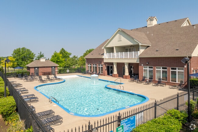 Resort Style Pool - The Greens on Aspen