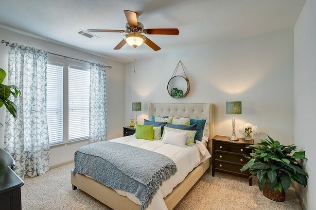 Travis - 2x2 1296 - Primary Bedroom - Avanti Cityside