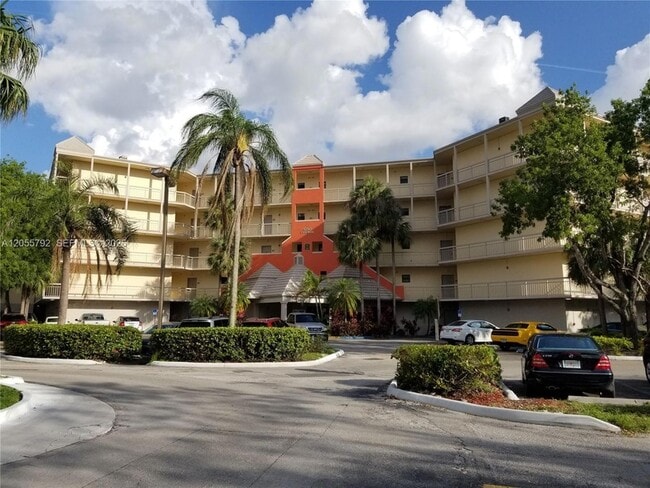 Photo - 8290 Lake Dr Unit 440