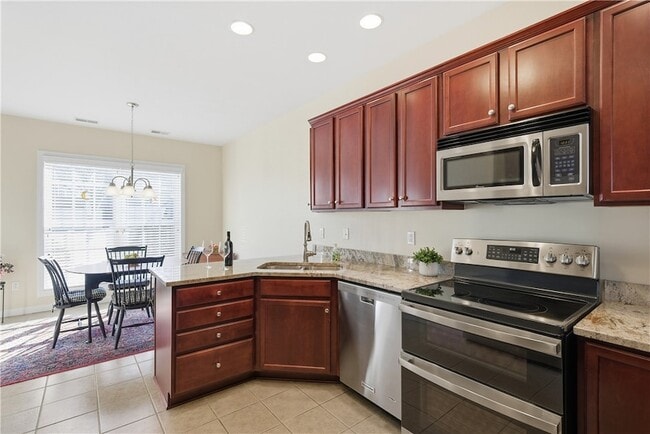 Photo - 819 Strasburg Dr