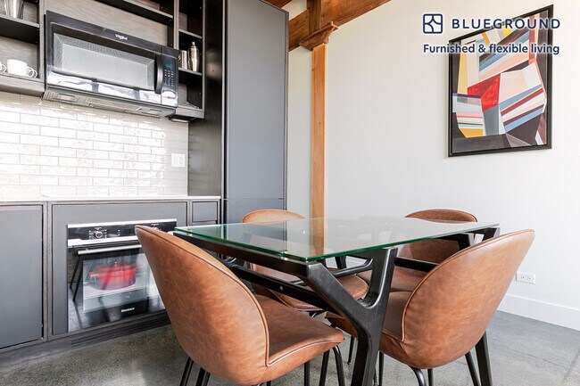 Photo - 2061 N Southport Ave Unit FL3-ID1279