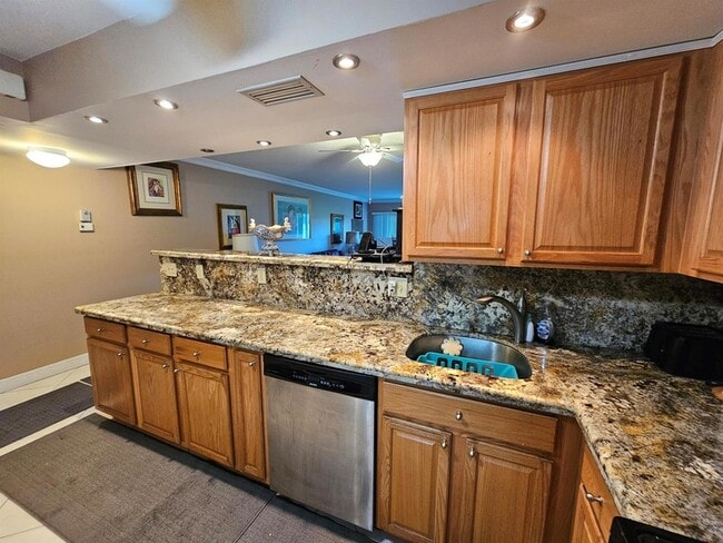 Photo - 2800 N Palm Aire Dr Unit 104