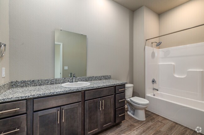 3BD, 2BA - 1165SF - Bathroom 1 - Finley Ridge Apartments