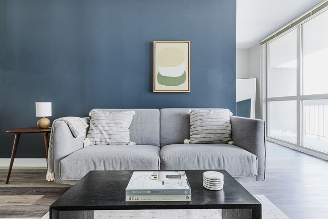 Photo - 1 E Delaware Pl Unit FL9-ID1360