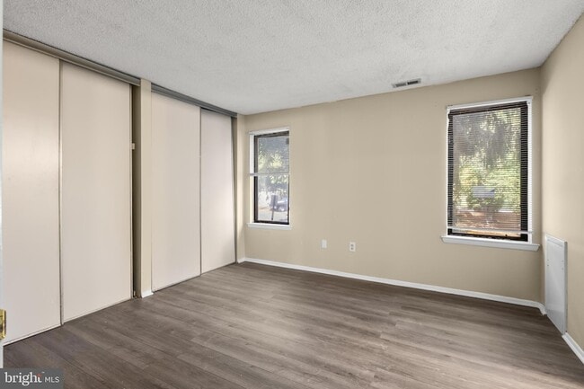 Photo - 4901A Dunbarton Rd