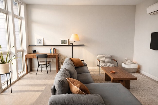 Photo - 211 W Mineral St Unit SI ID1379007P