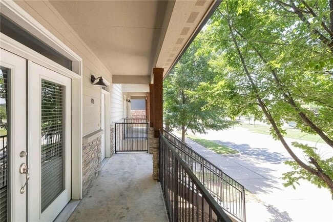 Photo - 438 S Sang Ave