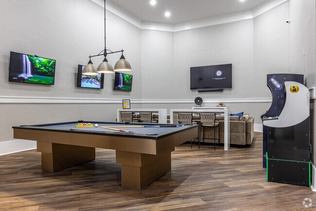 Business Center - Gateway East at the Arts District