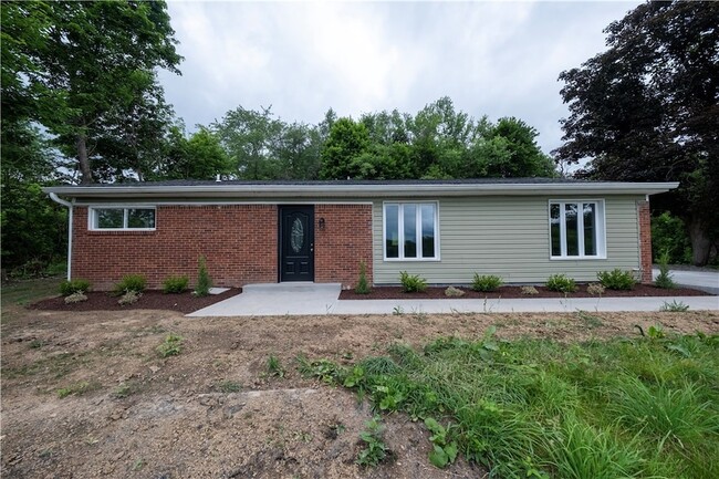 Building Photo - 1165 Kings Ln