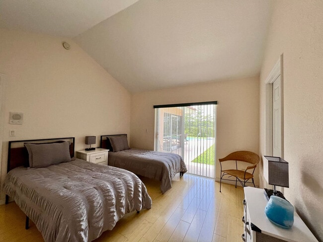 Photo - 12853 Bellerive Dr Unit SI ID1565895P