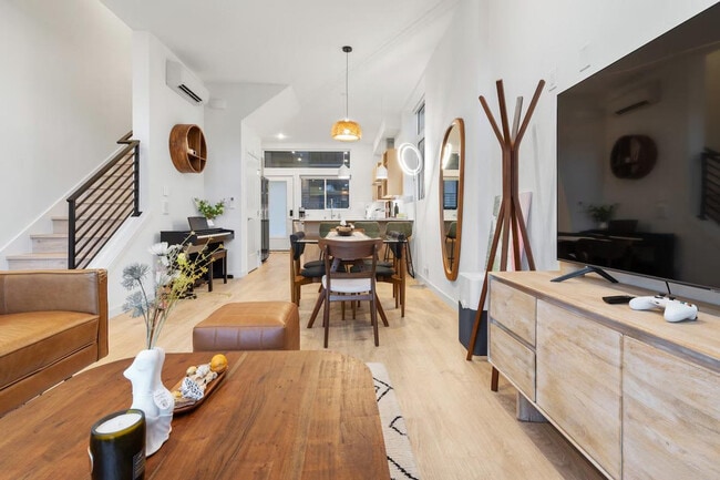 Photo - 2433 S Plum St Unit ID1324831P