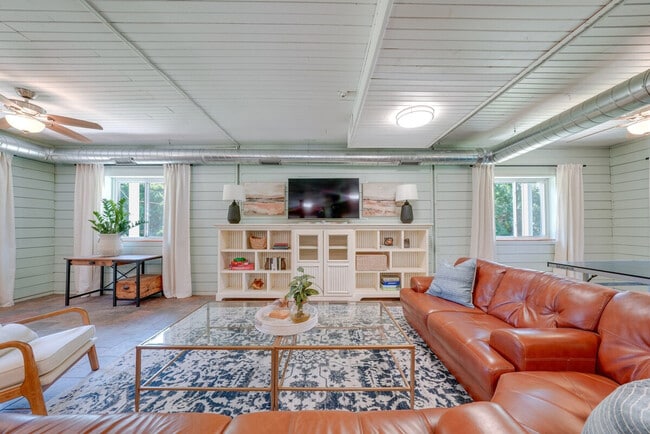 Photo - 27W172 Galusha Ave Unit ID1306620P