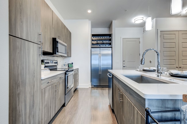 Photo - Arabelle Lincoln Station