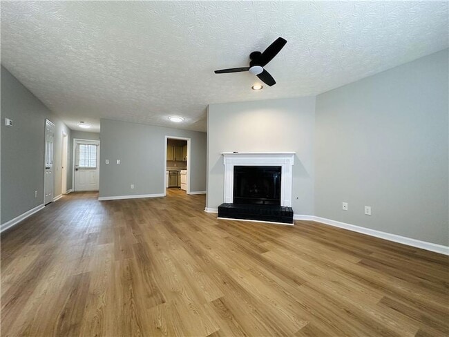 Photo - 1016 Kennesborough Rd NW