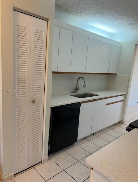 Building Photo - 12501 SW 14th St Unit 315R