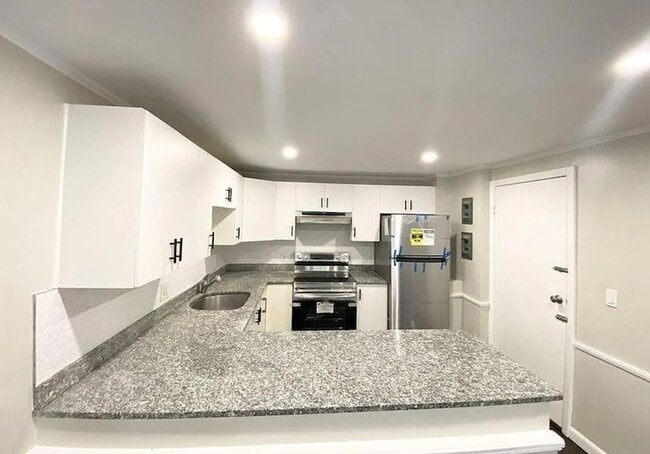 Building Photo - 520 Talbot Ave Unit 8
