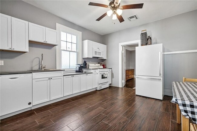 Photo - 915 Madison St