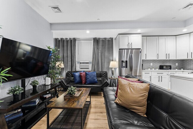 Photo - 1011 Bennington St Unit SI ID1343283P