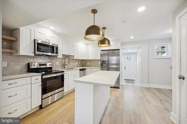 Photo - 704 S Adams St
