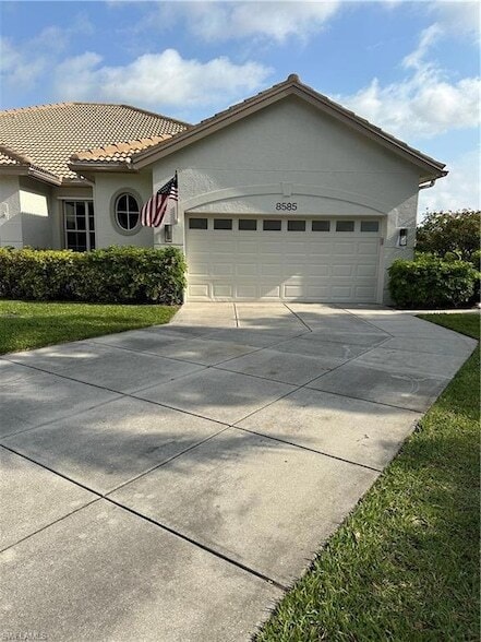 Photo - 8564 Fairway Bend Dr