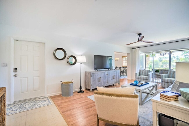 Photo - 215 Bobolink Way Unit SI ID1307448P