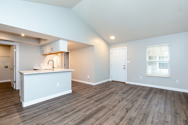 Renovated One-Bed Unit - The Vista at Rocky Fork