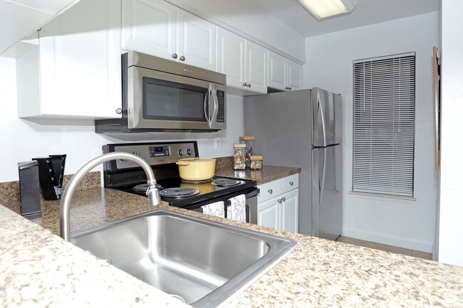 Photo - Laurel Valley Apartments