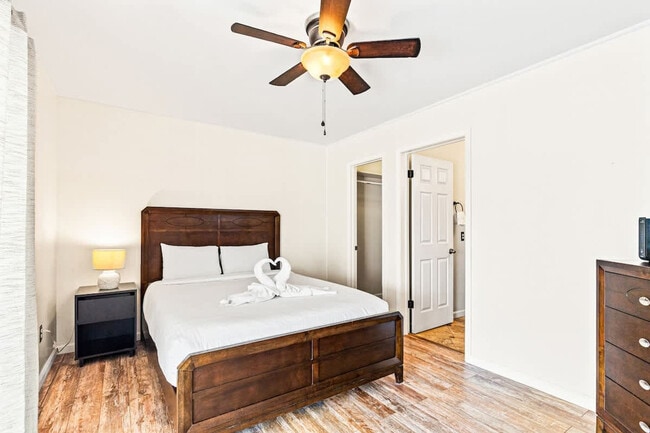 Photo - 5218 Beach Dr Unit ID1355001P