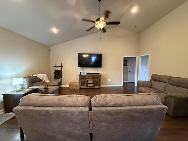 Photo - 315 Egan Dr