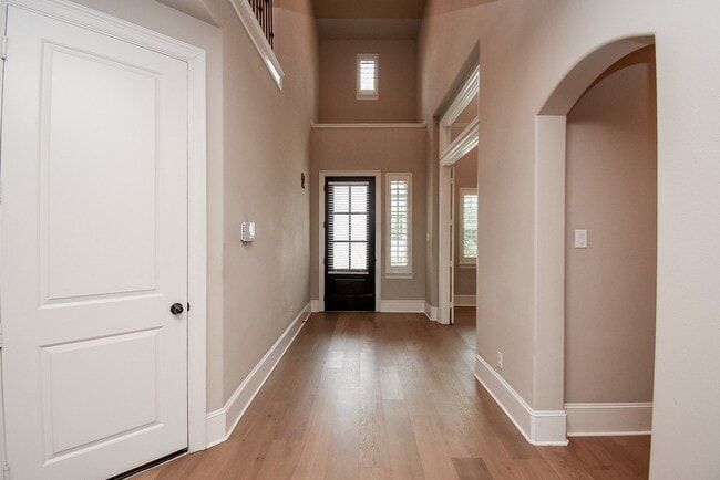 Photo - 10106 Cypress Path