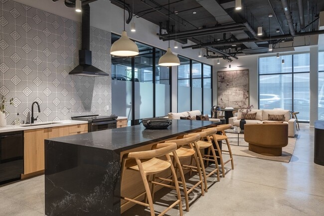 Building Photo - Skylar At Sunset