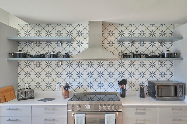 Lux Kitchen - SF House