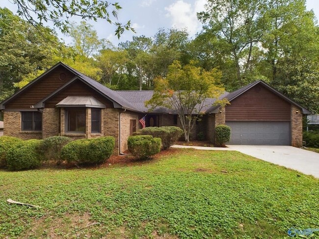 Building Photo - 1016 Seina Vista Dr
