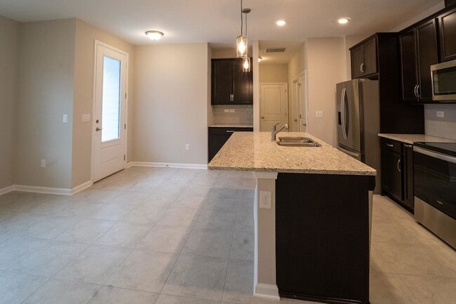 Photo - 298 Modesto Dr