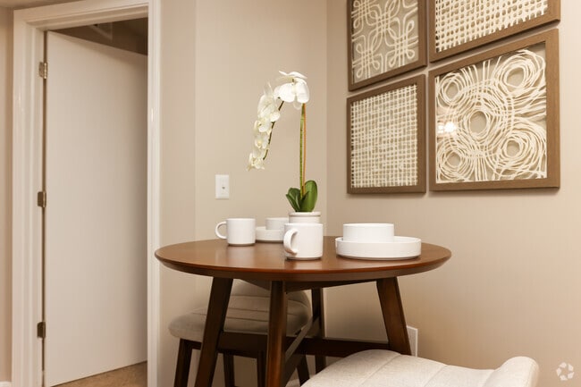 Sycamore - 875SF - Dining Room - Mooresville Station