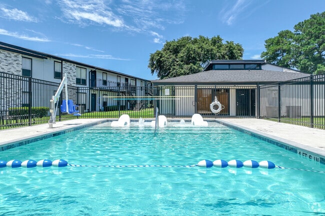 Swimming Pool - Sagewood Villas