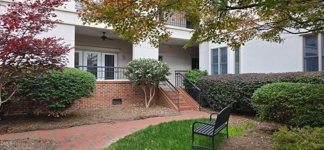 Building Photo - 218 E Davie St Unit 218