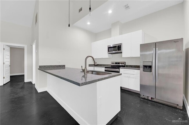 Photo - 308 N 17th St Unit B