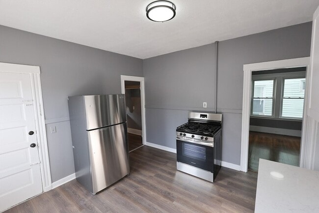 Building Photo - 181 Norfolk St Unit 2