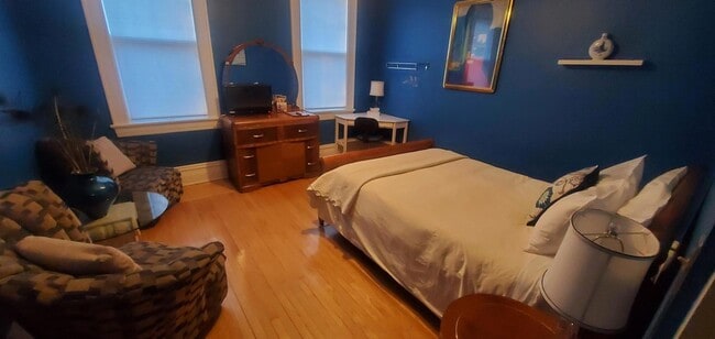 Photo - 1975 Riverside Ave